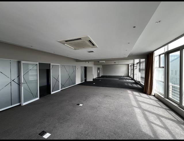 343M² OFFICE TO LET IN WOODSTOCK